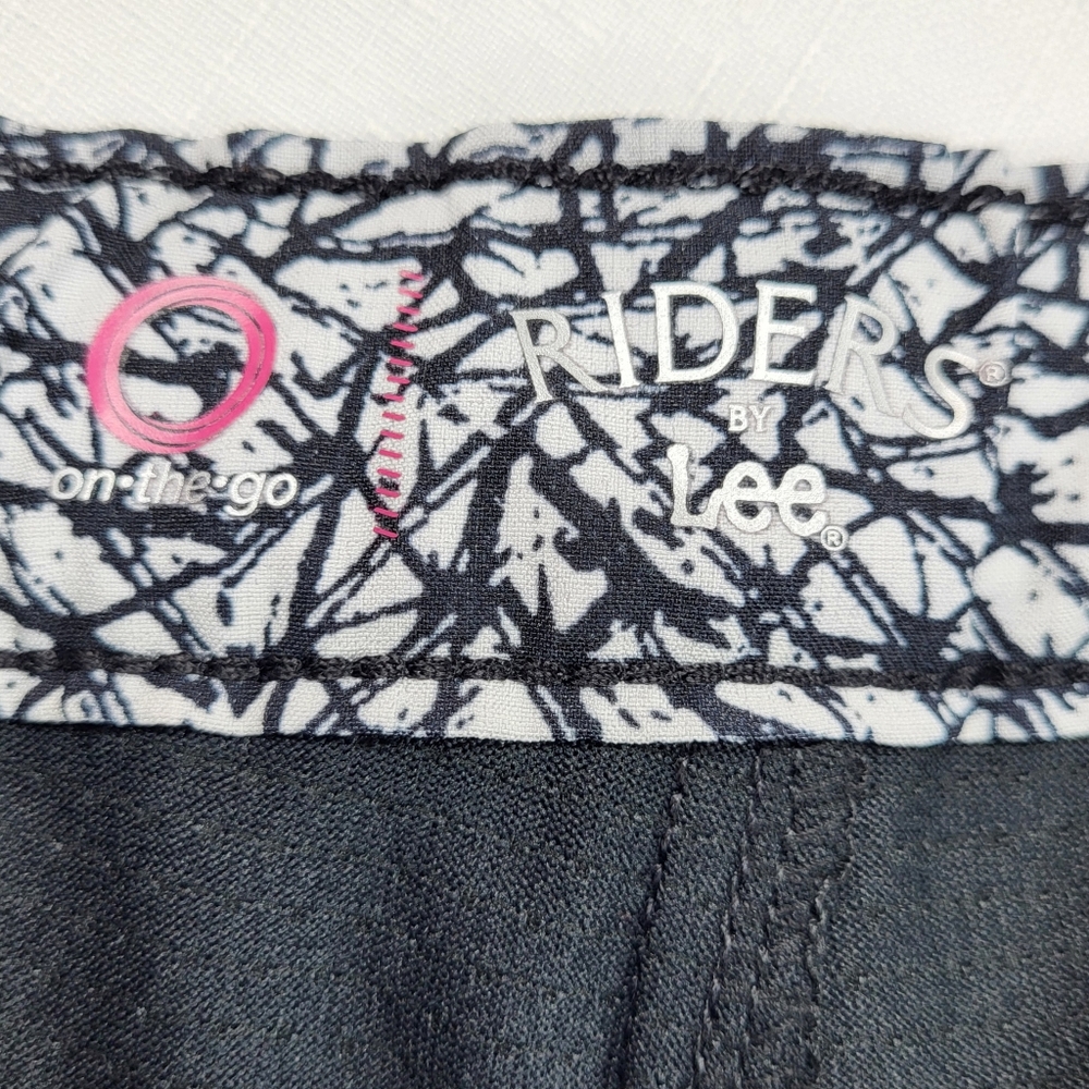 Lee Riders On the Go SKORT Womens Size 16 M Black White Pull On Skirt w/ Shorts - Picture 7 of 14